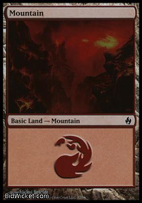 Mountain (32), Premium Deck Series: Fire and Lightning, Magic the Gathering